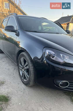 Универсал Volkswagen Golf 2010 в 