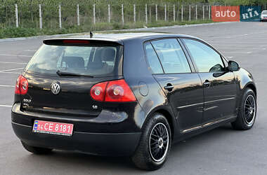 Хэтчбек Volkswagen Golf 2007 в 