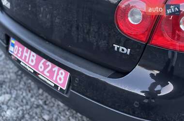 Хэтчбек Volkswagen Golf 2008 в 