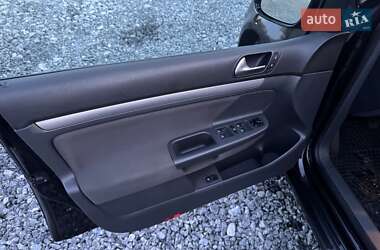 Хэтчбек Volkswagen Golf 2008 в 