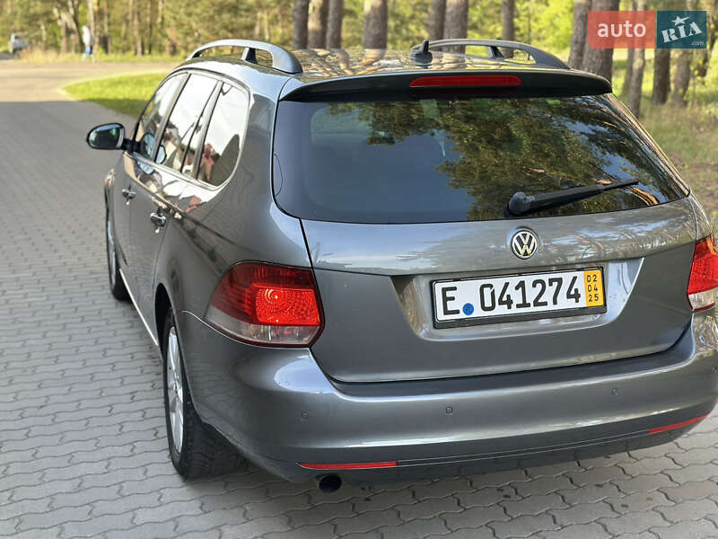 Универсал Volkswagen Golf 2013 в Ровно