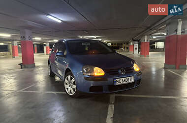 Хетчбек Volkswagen Golf 2004 в Львові