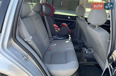 Универсал Volkswagen Golf 2002 в 