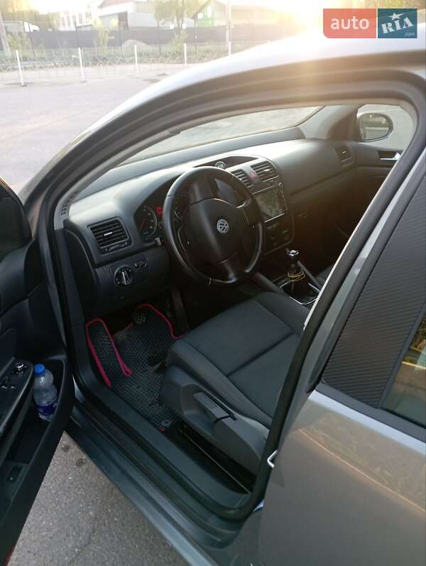 Хетчбек Volkswagen Golf 2005 в Вінниці