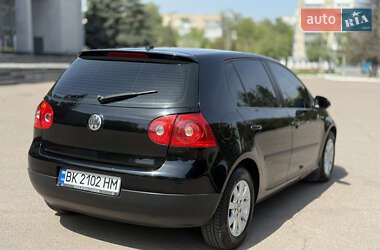 Хэтчбек Volkswagen Golf 2006 в 