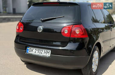 Хэтчбек Volkswagen Golf 2006 в 