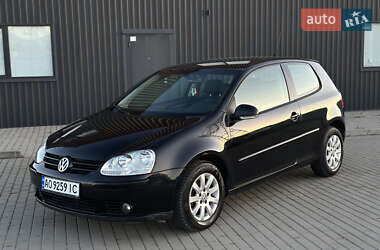 Хетчбек Volkswagen Golf 2006 в Ужгороді