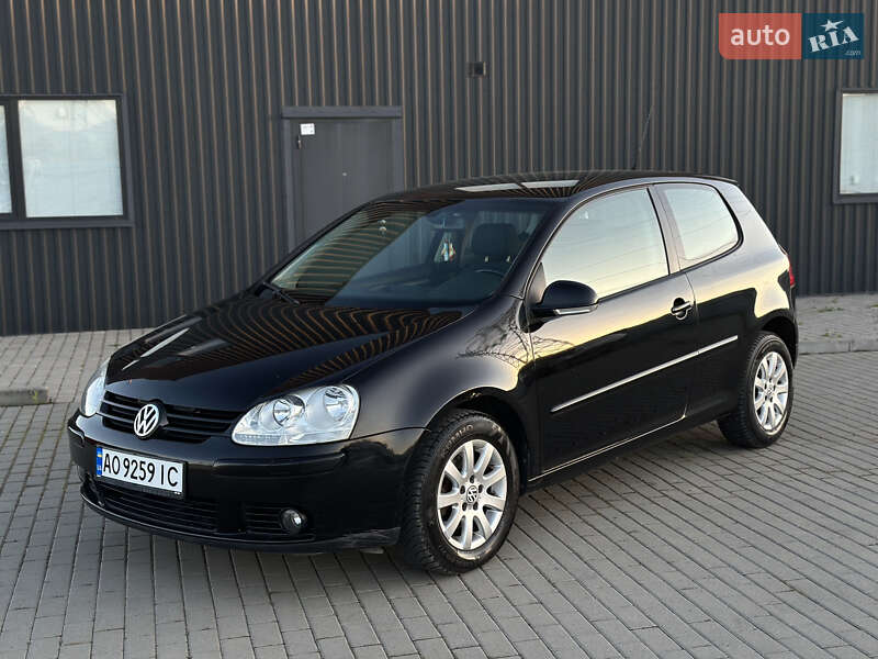 Хэтчбек Volkswagen Golf 2006 в 
