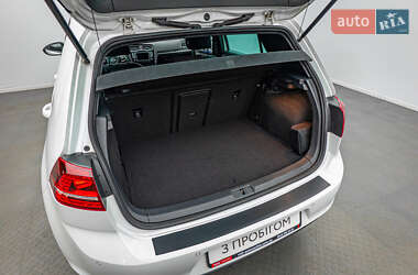 Хетчбек Volkswagen Golf 2015 в 