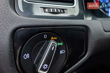 Хетчбек Volkswagen Golf 2015 в 