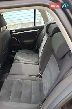 Универсал Volkswagen Golf 2011 в 