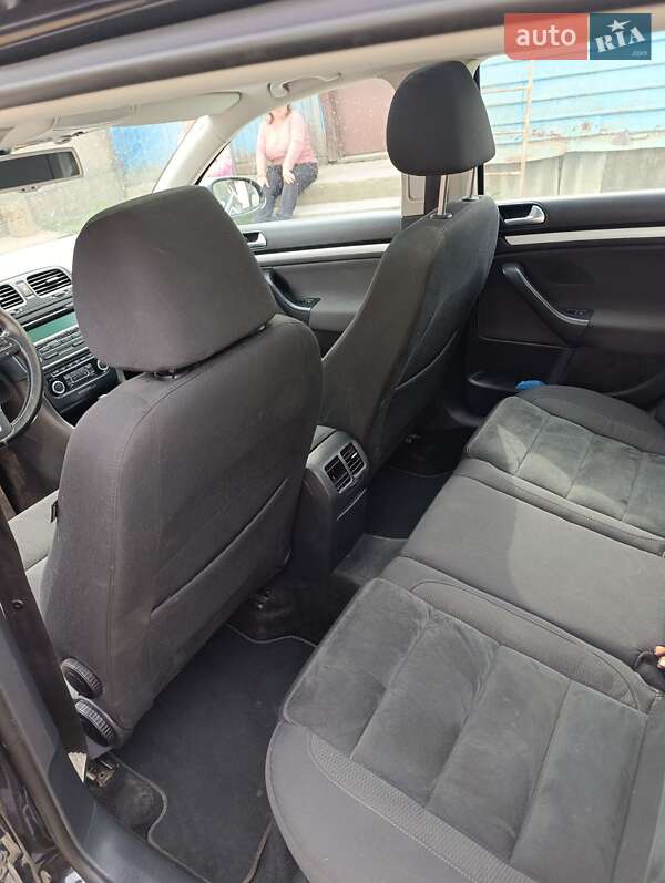 Универсал Volkswagen Golf 2011 в Сумах