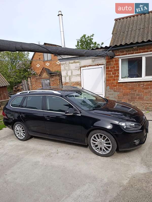 Универсал Volkswagen Golf 2011 в Сумах