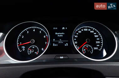 Хетчбек Volkswagen Golf 2020 в 