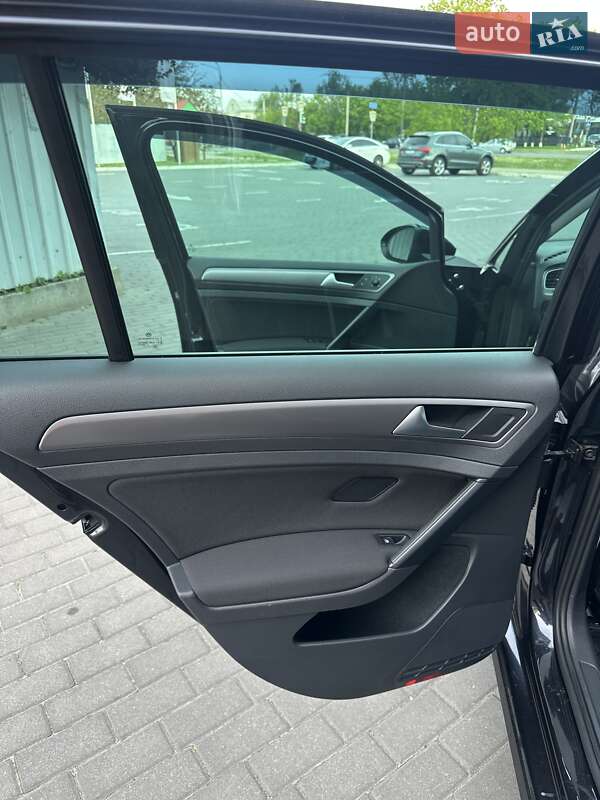 Универсал Volkswagen Golf 2015 в Харькове