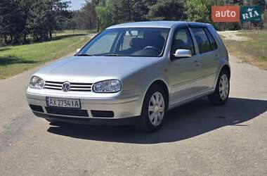 Хэтчбек Volkswagen Golf 2001 в 