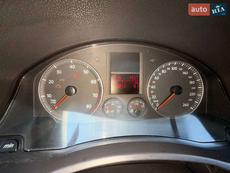 Хетчбек Volkswagen Golf 2004 в Рівному