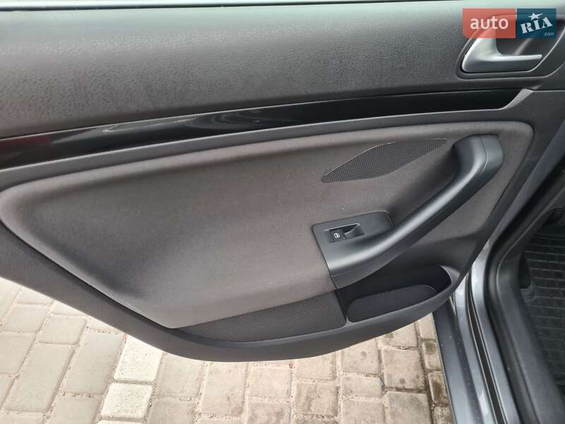 Универсал Volkswagen Golf 2010 в Звягеле