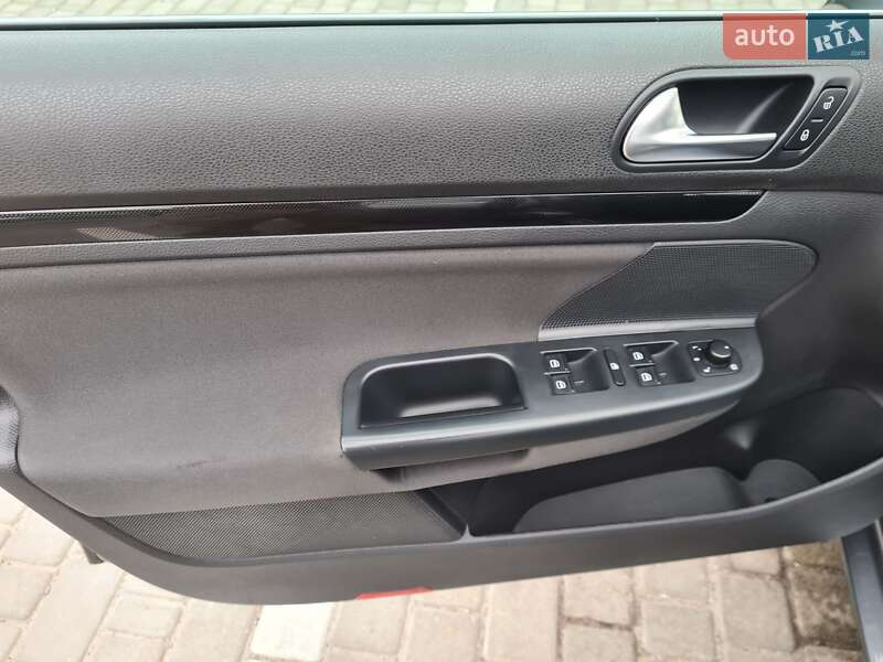 Универсал Volkswagen Golf 2010 в Звягеле