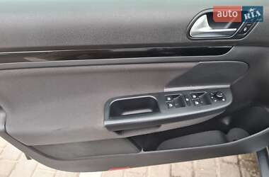 Универсал Volkswagen Golf 2010 в 