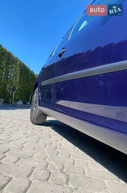 Хэтчбек Volkswagen Golf 2006 в 