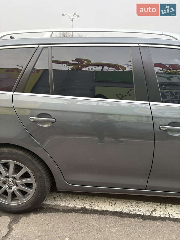 Универсал Volkswagen Golf 2010 в Полтаве