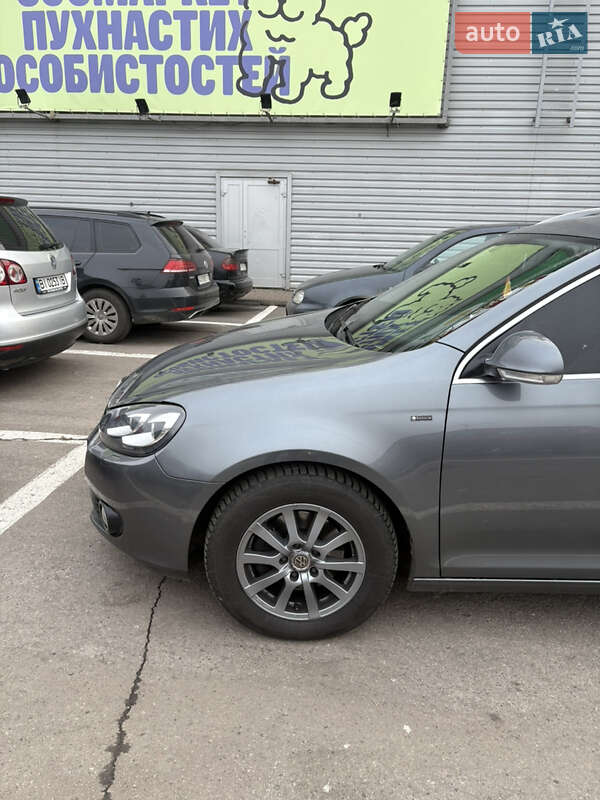 Универсал Volkswagen Golf 2010 в Полтаве