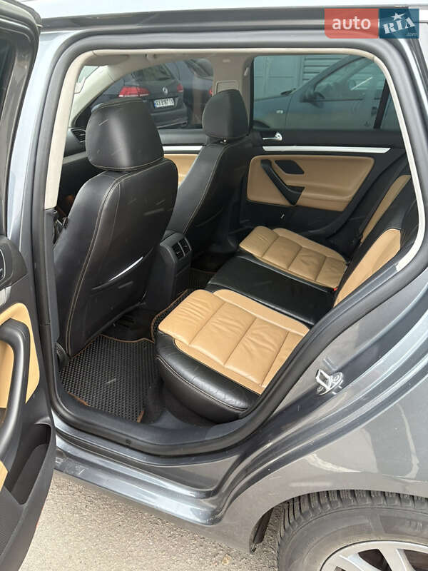 Универсал Volkswagen Golf 2010 в Полтаве