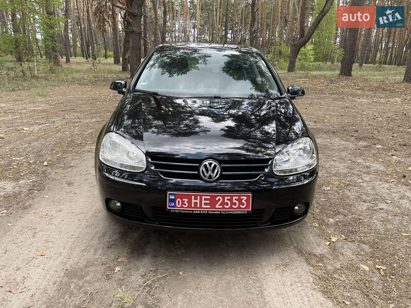 Хетчбек Volkswagen Golf 2008 в 