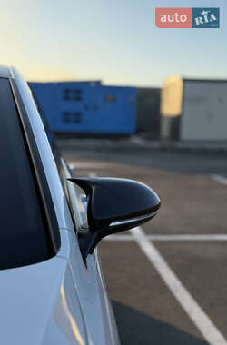 Хетчбек Volkswagen Golf 2017 в 