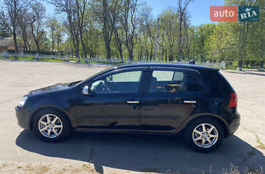 Хэтчбек Volkswagen Golf 2006 в Новоархангельске
