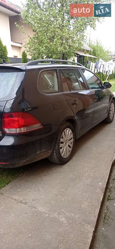 Універсал Volkswagen Golf 2012 в Івано-Франківську