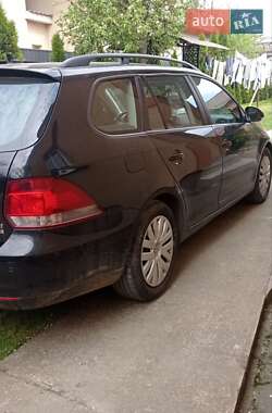 Універсал Volkswagen Golf 2012 в 
