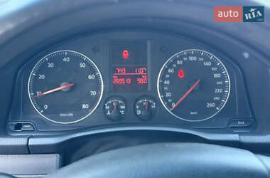 Хэтчбек Volkswagen Golf 2006 в 