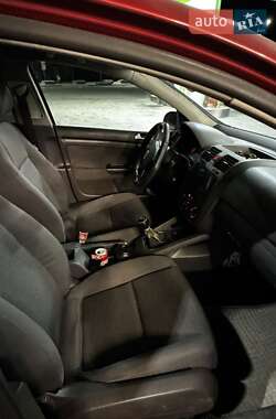 Хетчбек Volkswagen Golf 2008 в 