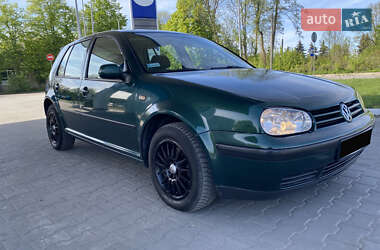 Хетчбек Volkswagen Golf 1999 в Рокитному
