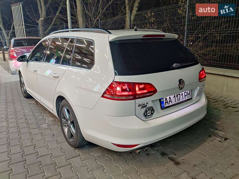 Універсал Volkswagen Golf 2015 в Києві
