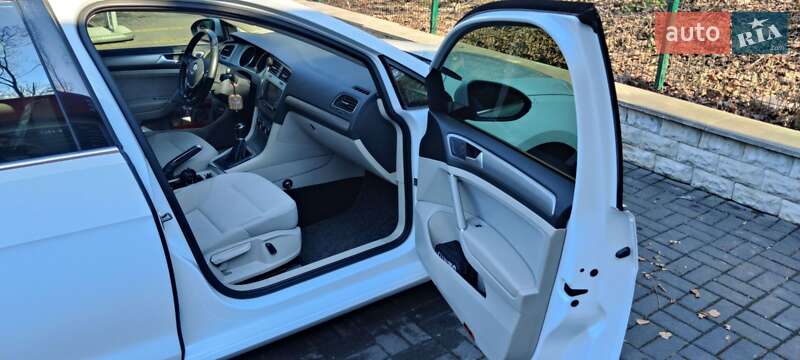 Універсал Volkswagen Golf 2015 в Києві