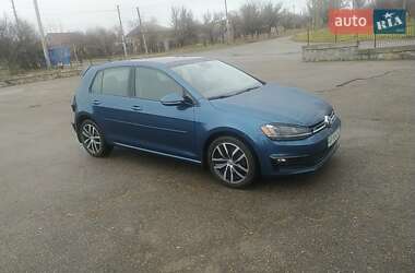 Хетчбек Volkswagen Golf 2016 в Запоріжжі