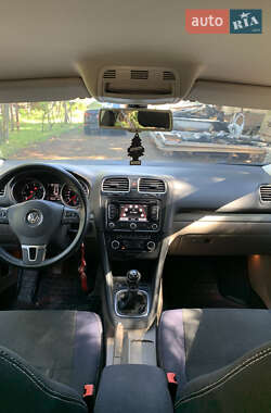 Универсал Volkswagen Golf 2013 в 