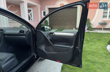 Хетчбек Volkswagen Golf 2008 в 