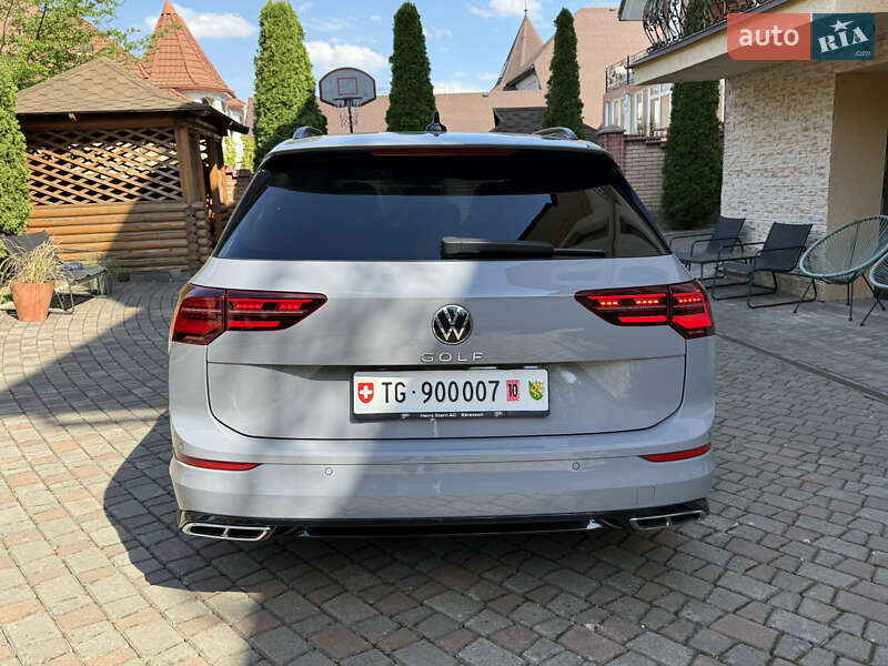 Універсал Volkswagen Golf 2020 в Чернівцях