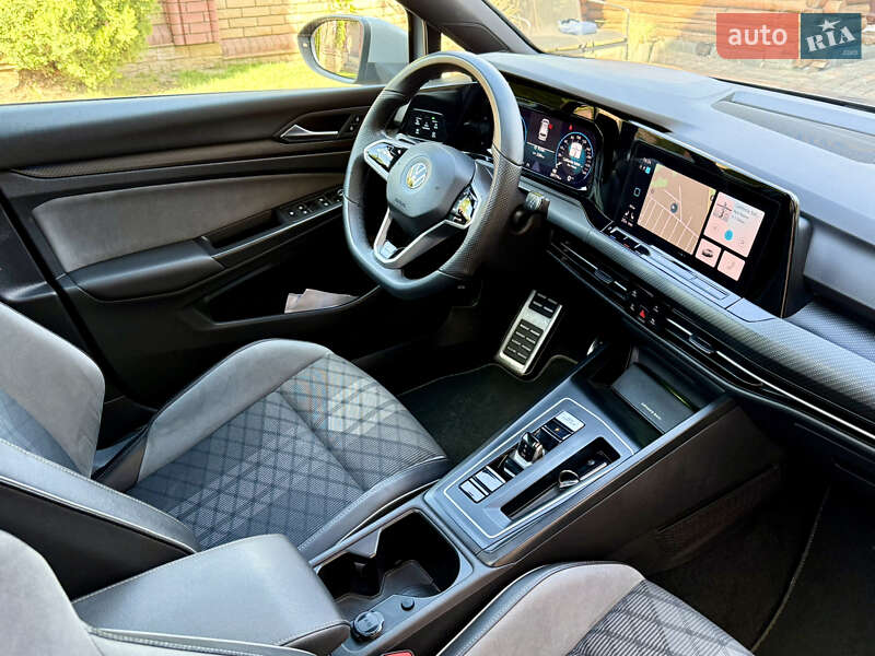 Універсал Volkswagen Golf 2020 в Чернівцях