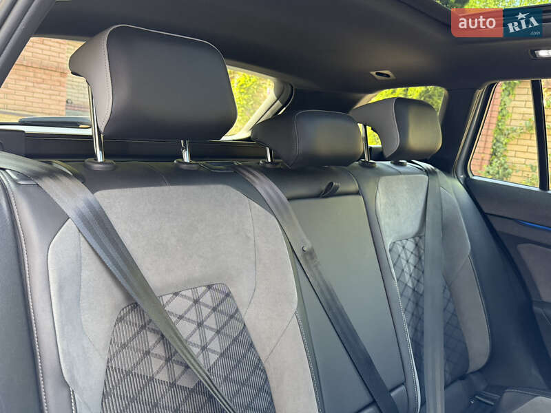 Універсал Volkswagen Golf 2020 в Чернівцях