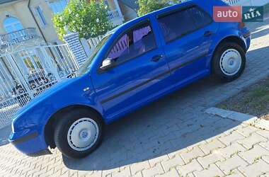 Хетчбек Volkswagen Golf 1999 в 