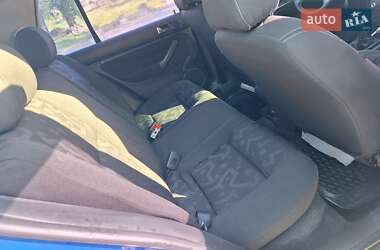 Хетчбек Volkswagen Golf 1999 в 