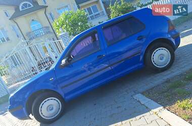 Хетчбек Volkswagen Golf 1999 в 