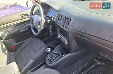 Хетчбек Volkswagen Golf 1999 в 