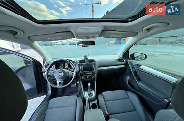 Хэтчбек Volkswagen Golf 2013 в 