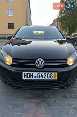Хэтчбек Volkswagen Golf 2009 в 